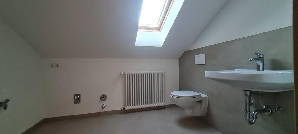 Dachgeschoßwohnung Arnstorf - 3.5 Zimmer, 80 m&sup2;, 670&euro; | Angebot:24592807