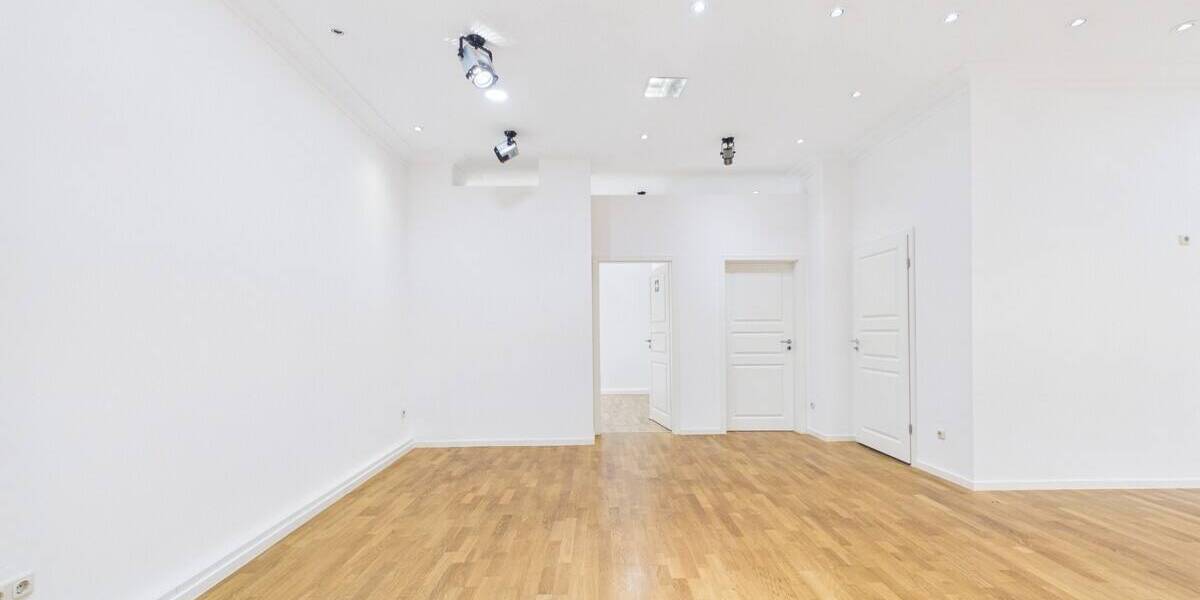 Gewerbeobjekt Regensburg Innenstadt - 3 Zimmer, 2.000&euro; | Angebot:26597569