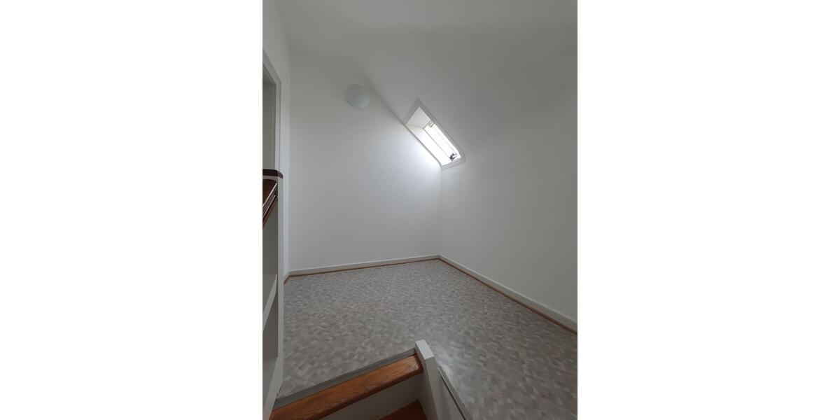 Einfamilienhaus Zweibrücken - 9 Zimmer, 251 m&sup2;, 1.790&euro; | Angebot:25980405