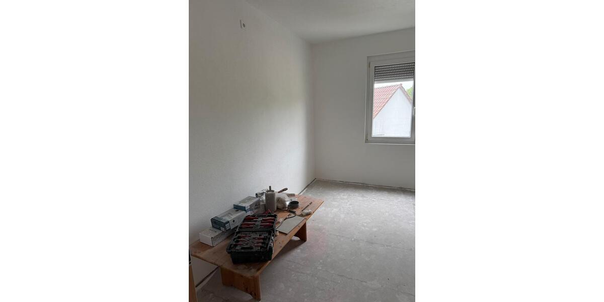 Dachgeschoßwohnung Backnang - 3 Zimmer, 73 m&sup2;, 1.050&euro; | Angebot:26519410