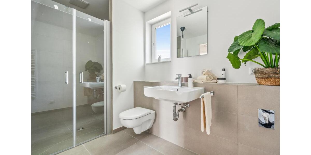 Erdgeschoßwohnung Düsseldorf Stadtbezirk 3 - 4 Zimmer, 109 m&sup2;, 1.950&euro; | Angebot:24625217