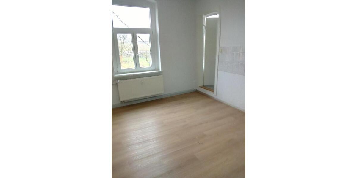 Etagenwohnung Crimmitschau - 4 Zimmer, 87 m&sup2;, 363&euro; | Angebot:24786900