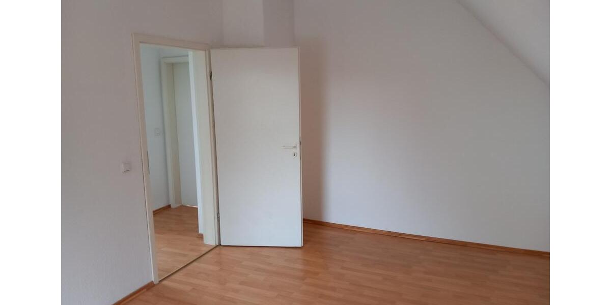 Dachgeschoßwohnung Marlow - 2 Zimmer, 66 m&sup2;, 590&euro; | Angebot:25854224