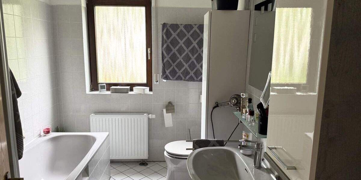 Etagenwohnung Kaufungen Niederkaufungen - 3 Zimmer, 89 m&sup2;, 890&euro; | Angebot:26657247