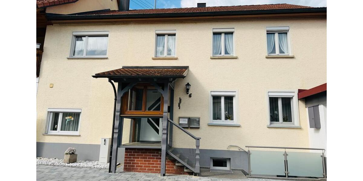 Dachgeschoßwohnung Immendingen - 3 Zimmer, 90 m&sup2;, 1.100&euro; | Angebot:26563732