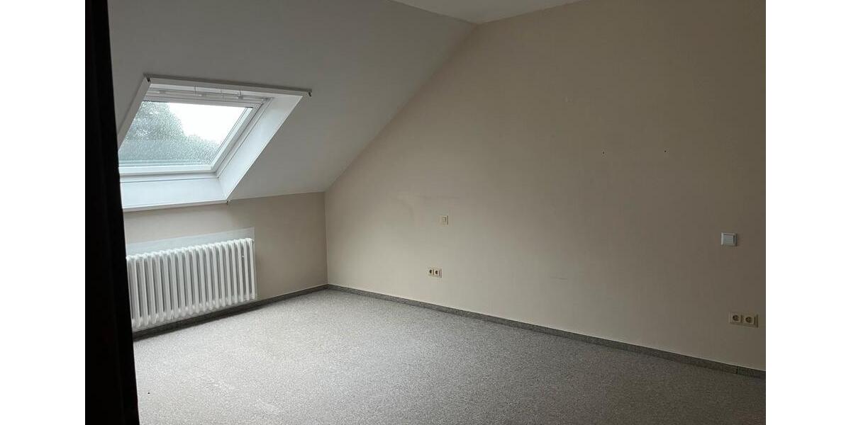 Dachgeschoßwohnung Lübbecke - 3.5 Zimmer, 110 m&sup2;, 950&euro; | Angebot:25514530