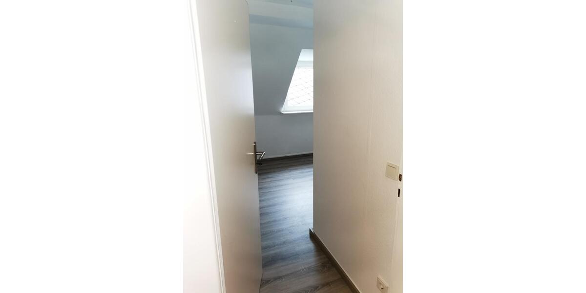 Dachgeschoßwohnung Zell (Mosel) - 3 Zimmer, 60 m&sup2;, 525&euro; | Angebot:24740283