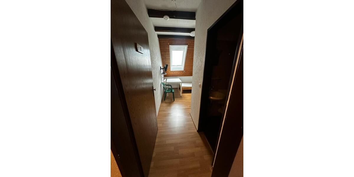 Etagenwohnung March - 1 Zimmer, 11 m&sup2;, 650&euro; | Angebot:25056879