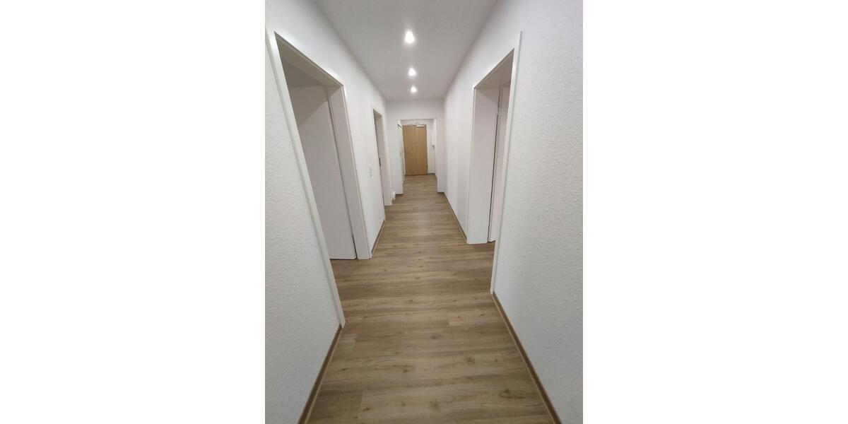 Etagenwohnung Stendal - 2 Zimmer, 76 m&sup2;, 596&euro; | Angebot:24677927