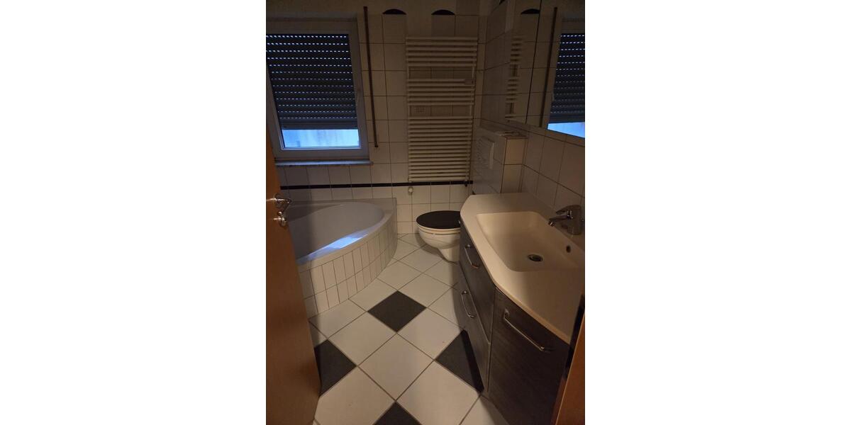 Moderne 3 Zimmer Dachgeschosswohnung mit EBK in Niederaula 3 zimmer