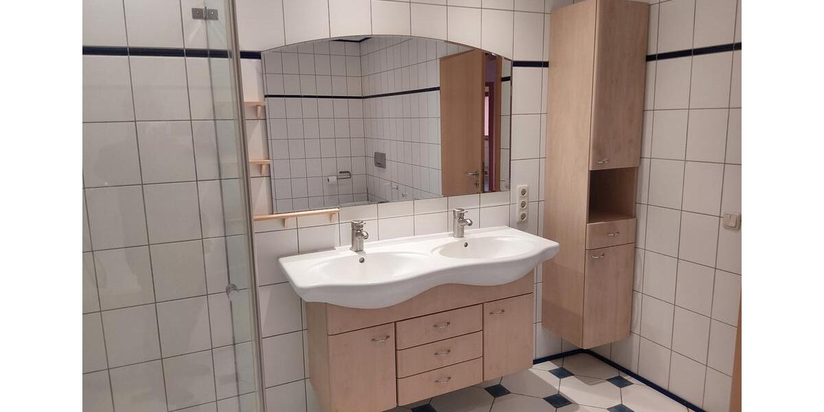 Etagenwohnung Trittau - 3 Zimmer, 130 m&sup2;, 1.170&euro; | Angebot:24487439