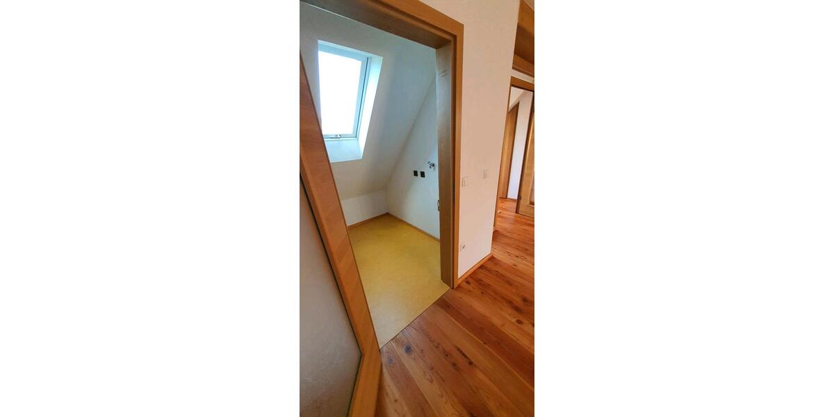 Dachgeschoßwohnung Mudau - 3.5 Zimmer, 99 m&sup2;, 1.000&euro; | Angebot:25721123