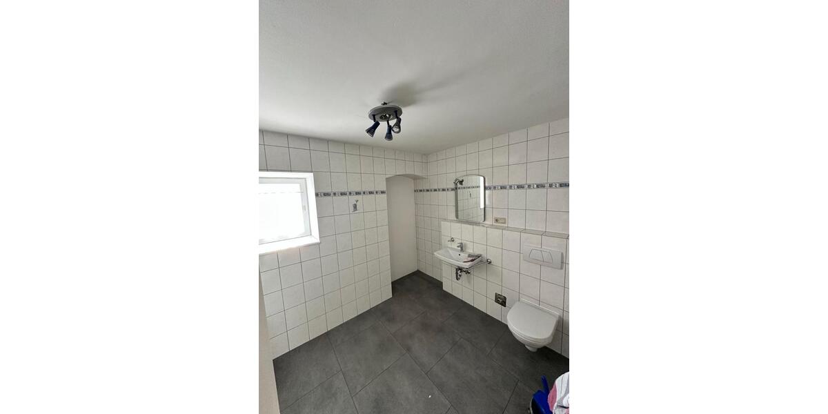 Erdgeschoßwohnung Schiffweiler - 2.5 Zimmer, 65 m&sup2;, 600&euro; | Angebot:26279510