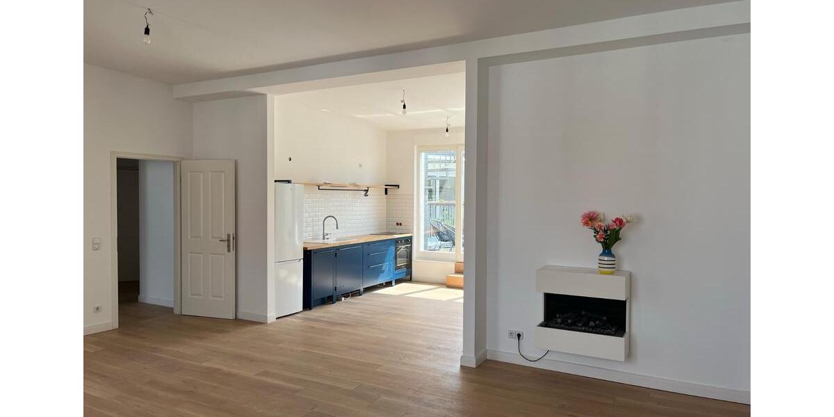 Dachgeschoßwohnung Berlin Friedrichshain-Kreuzberg - 2 Zimmer, 108 m&sup2;, 2.400&euro; | Angebot:26635070