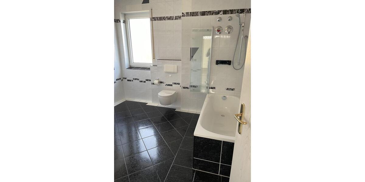 Dachgeschoßwohnung Bischofsheim - 3 Zimmer, 119 m&sup2;, 1.300&euro; | Angebot:24421774