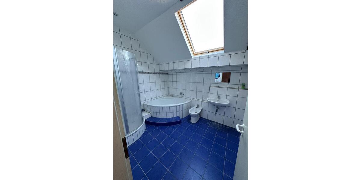 Dachgeschoßwohnung Weiskirchen - 4 Zimmer, 100 m&sup2;, 630&euro; | Angebot:25948560