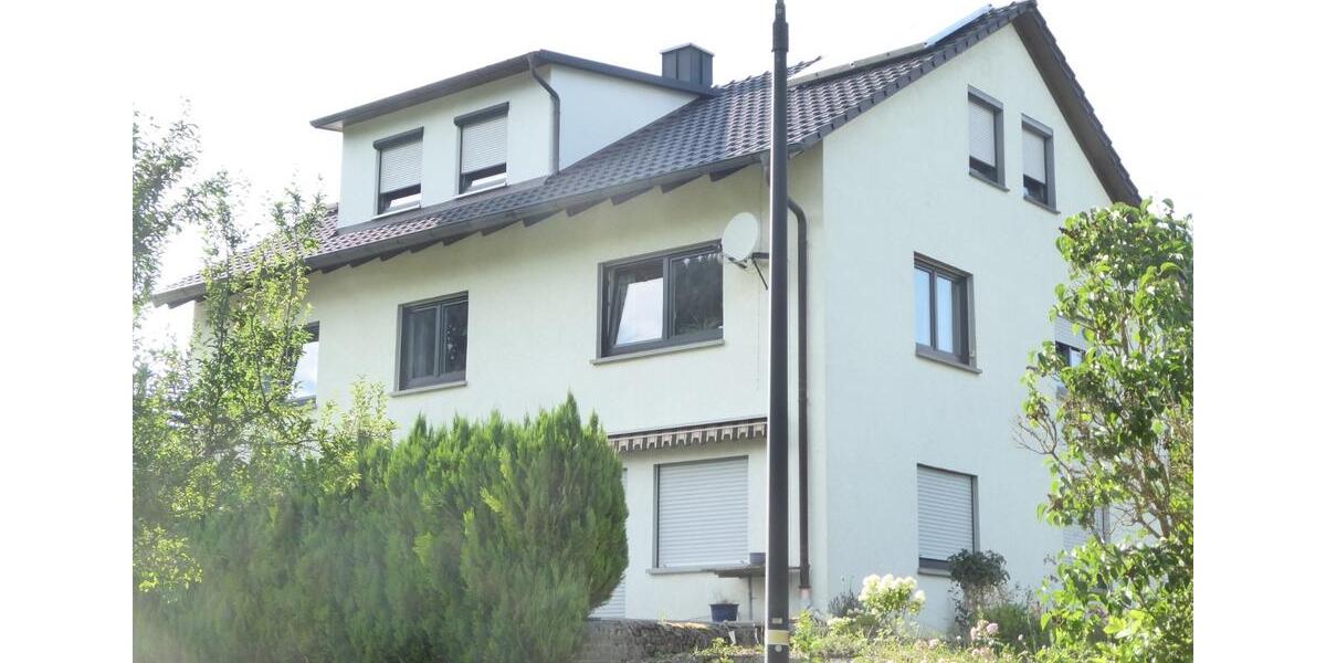 Etagenwohnung Werbach - 4 Zimmer, 111 m&sup2;, 880&euro; | Angebot:26234302