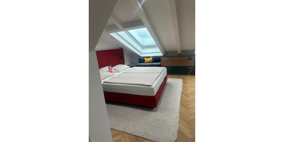 Dachgeschoßwohnung Hamburg Altstadt - 1 Zimmer, 22 m&sup2;, 1.200&euro; | Angebot:24589097
