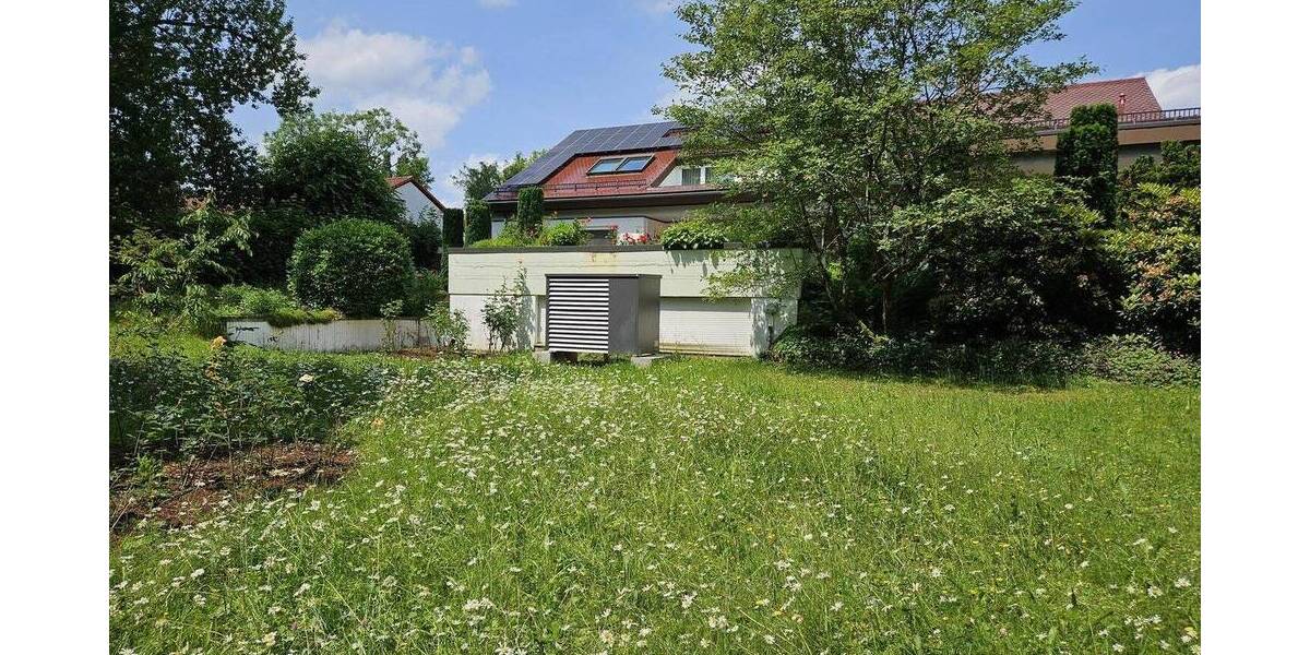 Großzügiges Zweifamilienhaus mit großem Grundstück 8 zimmer