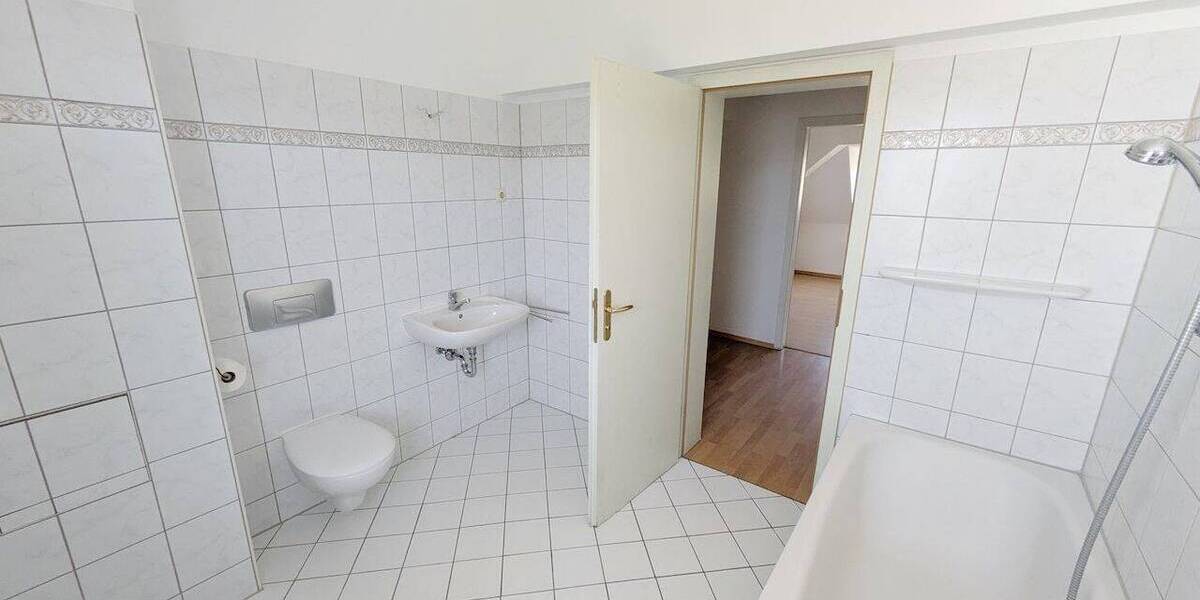 Etagenwohnung Zwickau Innenstadt - 2 Zimmer, 64 m&sup2;, 385&euro; | Angebot:26189805