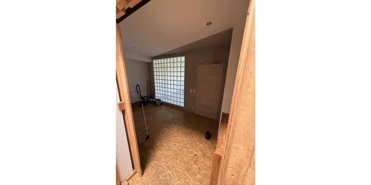 Dachgeschoßwohnung Hochdorf - 4.5 Zimmer, 135 m&sup2;, 900&euro; | Angebot:25789597