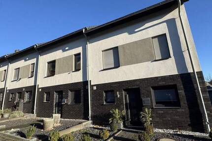 Neuwertiges Familien-Reihenhaus mit Terrasse, Garage & unverbaubarem Blick (A+ Klasse) 8 zimmer