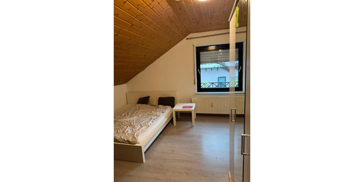 Wohnen auf Zeit Waldbüttelbrunn - 1 Zimmer, 18 m&sup2;, 470&euro; | Angebot:25871212