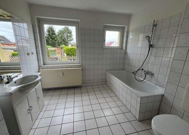 Etagenwohnung Oschersleben Oschersleben - 2 Zimmer, 59 m&sup2;, 344&euro; | Angebot:26515804