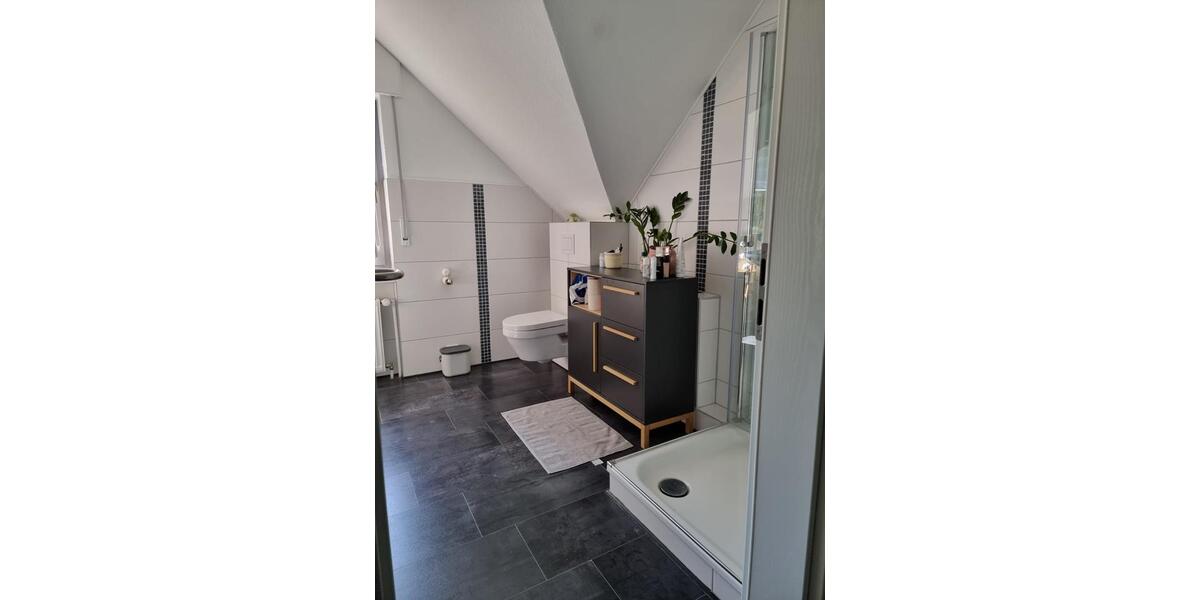 Dachgeschoßwohnung Detmold - 2 Zimmer, 73 m&sup2;, 690&euro; | Angebot:26045541