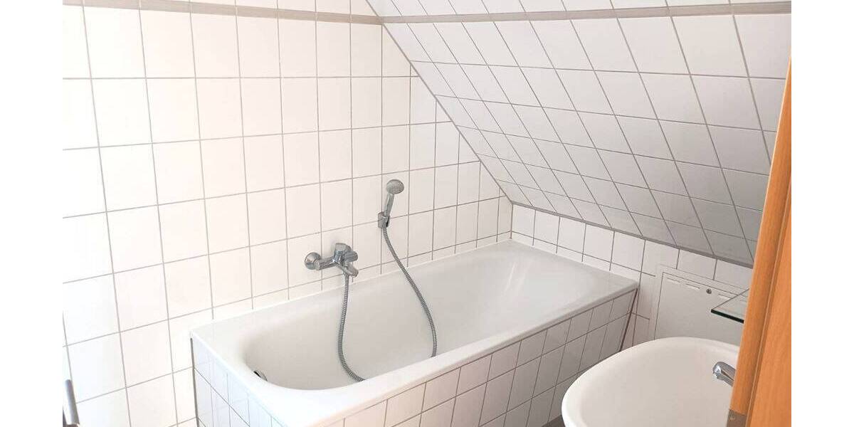 Etagenwohnung Hude - 1 Zimmer, 35 m&sup2;, 300&euro; | Angebot:26093105