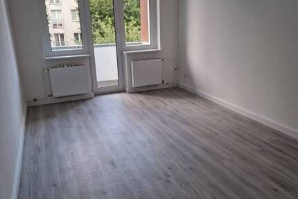 Citynahe modernisierte 2-Zi-Whg. mit Südbalkon • ca. 44m²