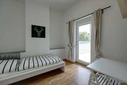 WG-Zimmer in Stuttgart 530 € 10 m² zimmer