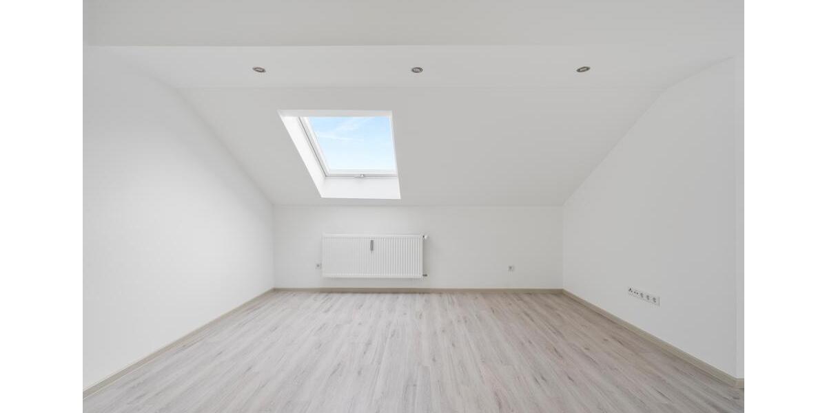 Dachgeschoßwohnung Hepberg - 3 Zimmer, 67 m&sup2;, 830&euro; | Angebot:26232822