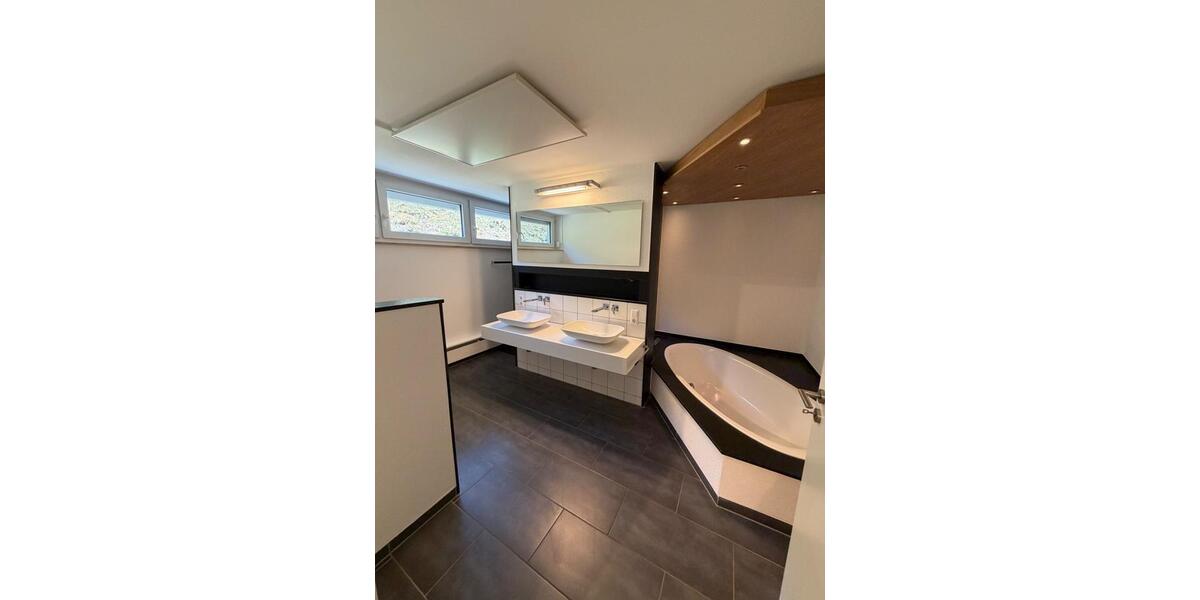 Erdgeschoßwohnung Horb am Neckar - 3.5 Zimmer, 180 m&sup2;, 2.100&euro; | Angebot:26505620