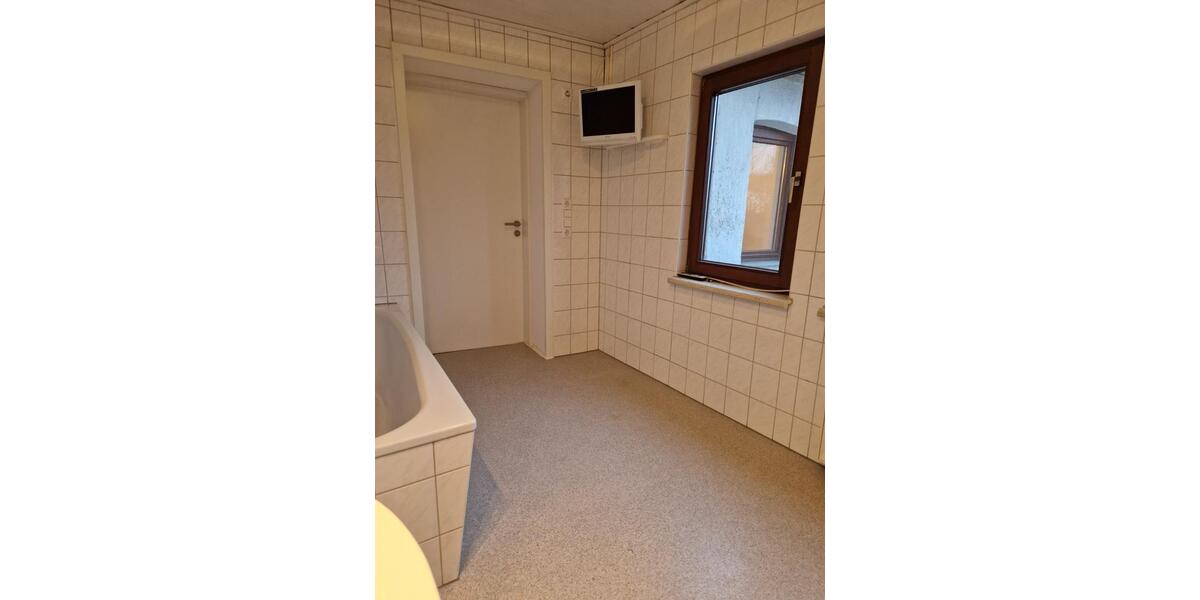 Etagenwohnung Staßfurt - 4 Zimmer, 94 m&sup2;, 611&euro; | Angebot:25547092