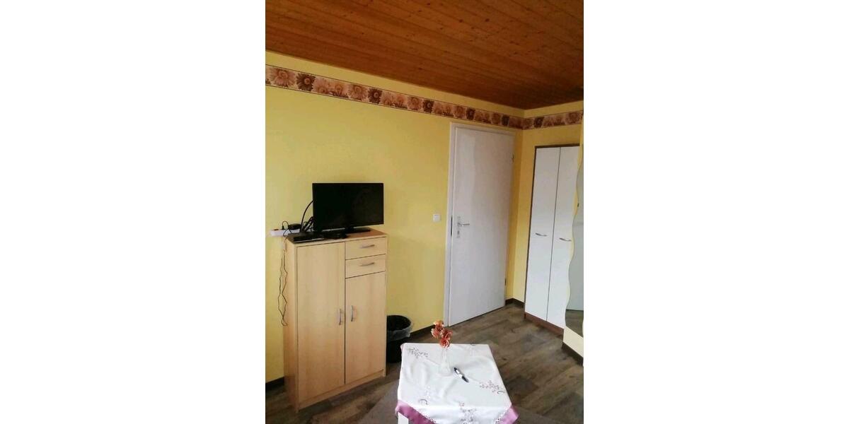 Wohnen auf Zeit Helsa - 3 Zimmer, 20 m&sup2;, 30&euro; | Angebot:10292708