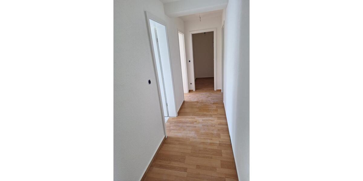 Etagenwohnung Stauchitz - 3 Zimmer, 72 m&sup2;, 250&euro; | Angebot:26532018