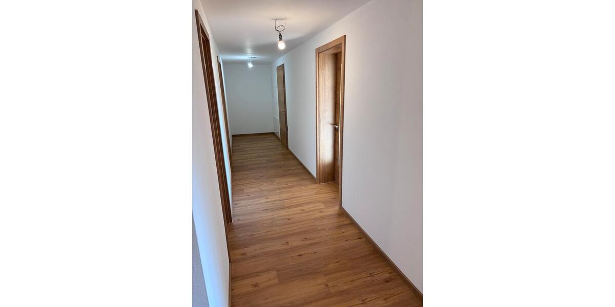 Etagenwohnung Teisnach - 4 Zimmer, 110 m&sup2;, 880&euro; | Angebot:26019923