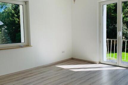 Wohnung Detmold - 3 Zimmer, 74 m&sup2;, 560&euro; | Angebot:25479706