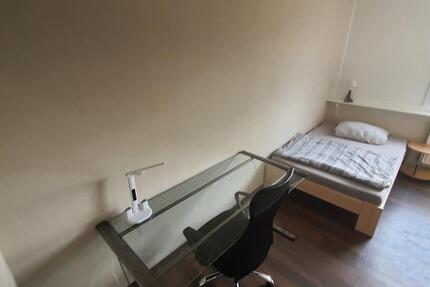 11,45 m² möbliertes Zimmer in 4er-WG zimmer