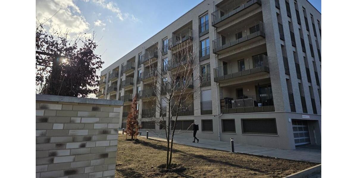 Etagenwohnung Dresden Neustadt - 4 Zimmer, 107 m&sup2;, 1.925&euro; | Angebot:26483004