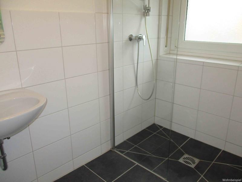 Renovierte 3 - Zimmer Wohnung mit Balkon in modernisierter Wohnanlage!