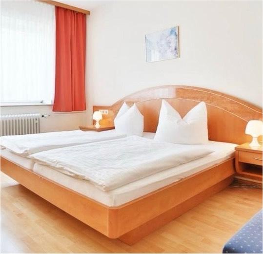 HotelzimmerMonteurzimmerStudentenzimmer 1-2-3Pers.monatl.mieten 1 zimmer