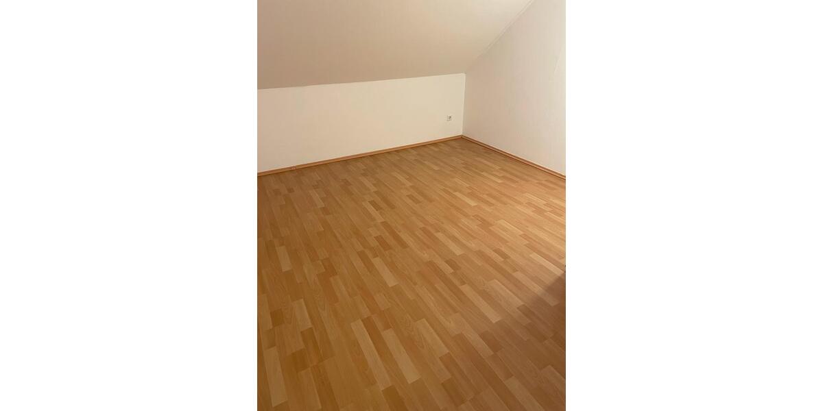 Etagenwohnung Hambühren - 3 Zimmer, 90 m&sup2;, 1.070&euro; | Angebot:25977915