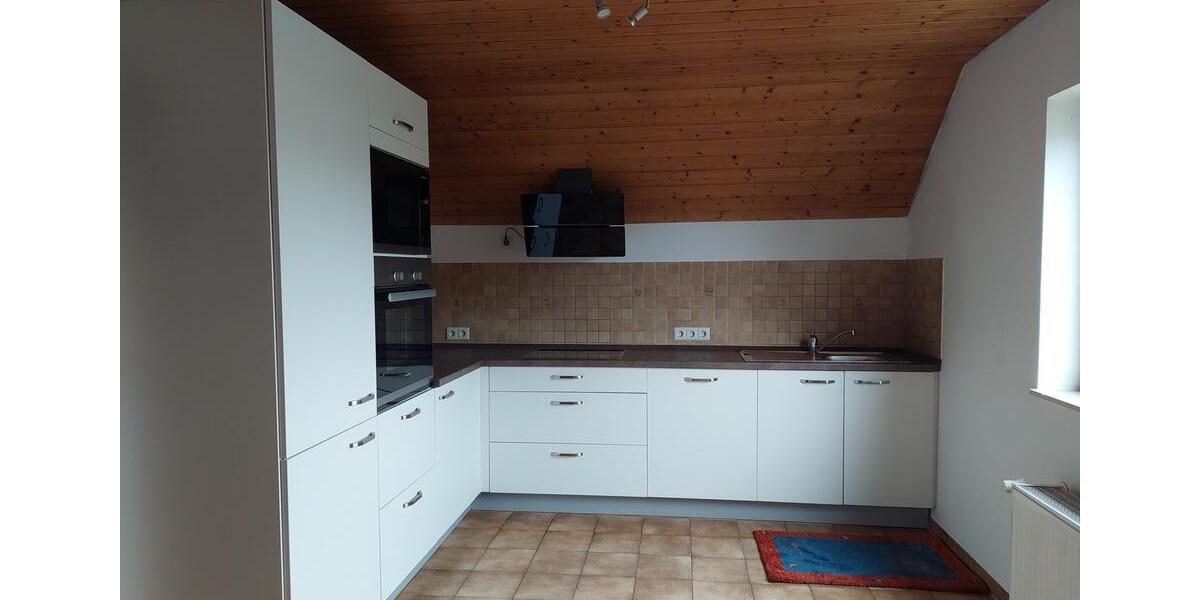 Dachgeschoßwohnung Haßmersheim - 4 Zimmer, 109 m&sup2;, 900&euro; | Angebot:25906945