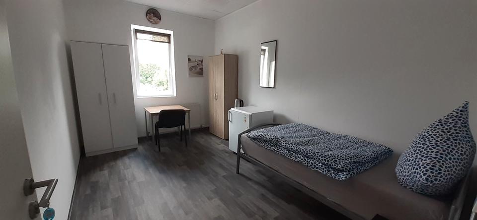 Wohnen auf Zeit Georgenthal - 9 Zimmer, 340 m&sup2;, 15&euro; | Angebot:26321447