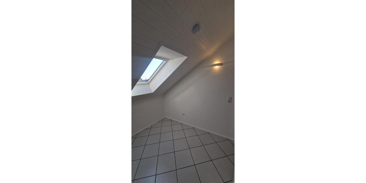 Dachgeschoßwohnung Rülzheim - 1.5 Zimmer, 30 m&sup2;, 385&euro; | Angebot:25960694