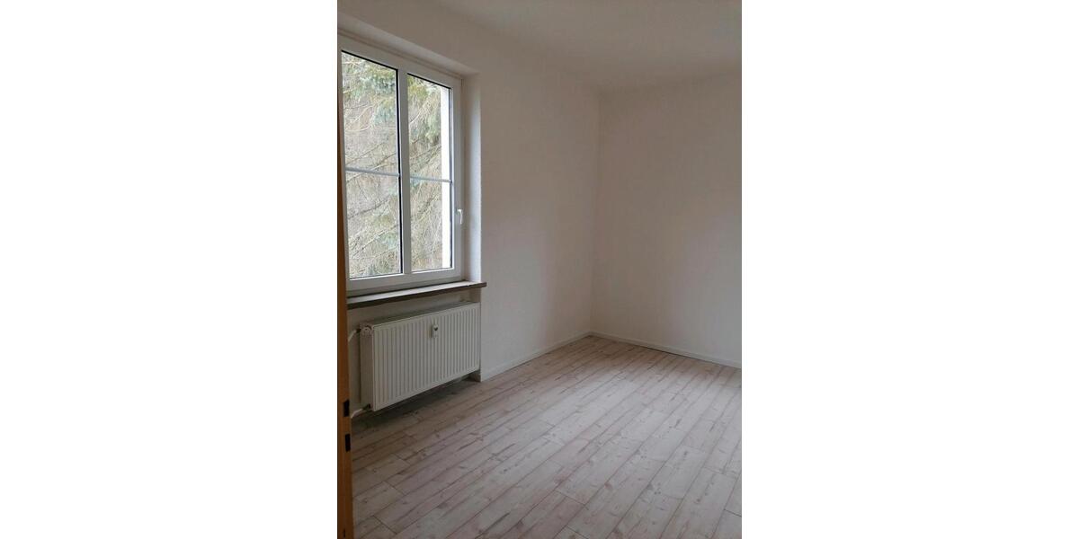 Erdgeschoßwohnung Sitzendorf - 4 Zimmer, 82 m&sup2;, 490&euro; | Angebot:25886936