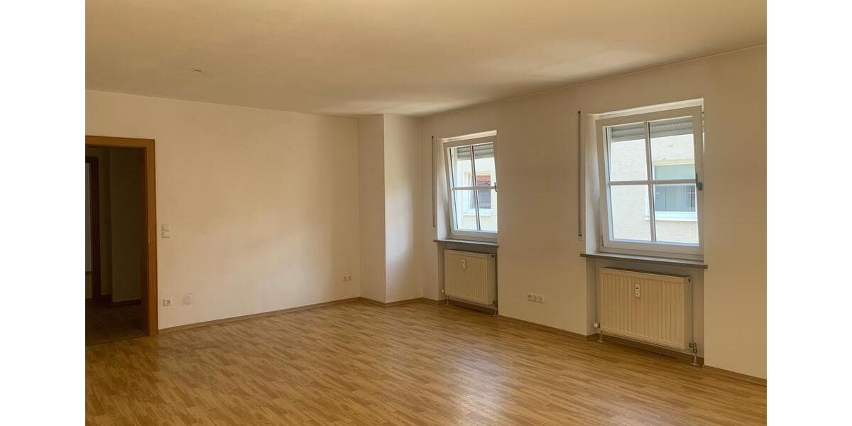 Etagenwohnung Straubing - 2 Zimmer, 66 m&sup2;, 680&euro; | Angebot:26491296