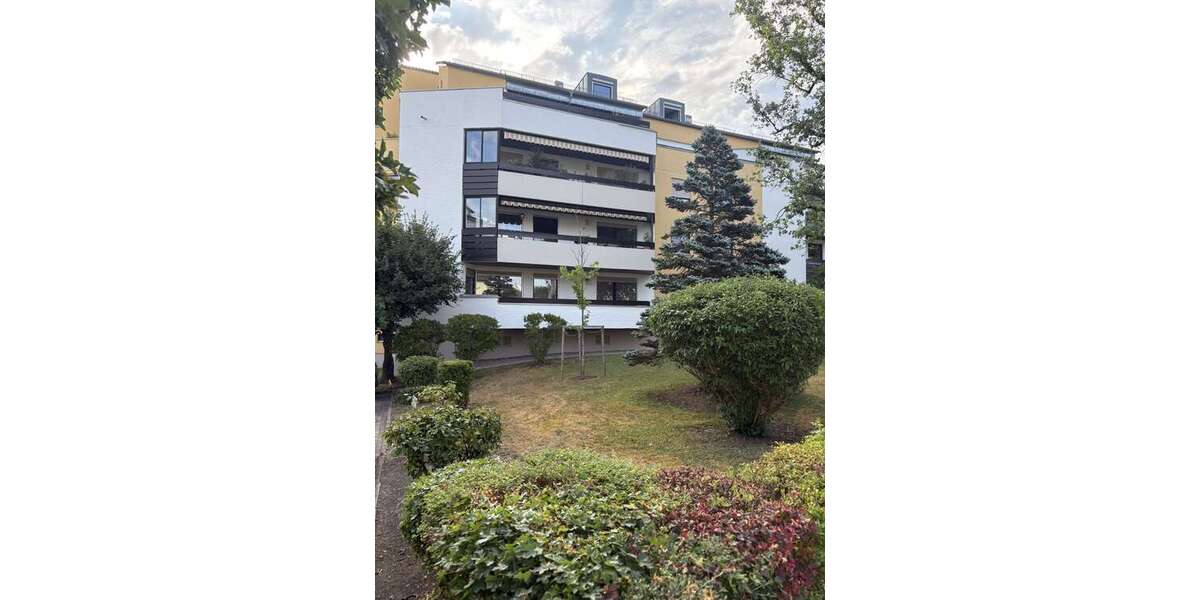 Etagenwohnung Augsburg Göggingen - 3 Zimmer, 91 m&sup2;, 1.130&euro; | Angebot:27096477